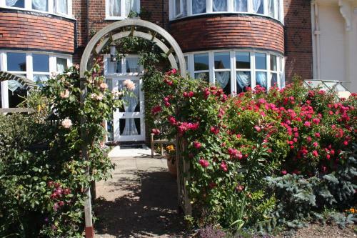 Hostal Barons Court