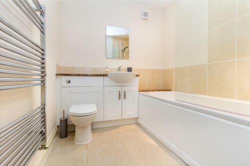 Apartment 4 Hillbrook House, Malvern - Guest Homes