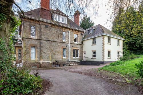Apartment 4 Hillbrook House, Malvern - Guest Homes