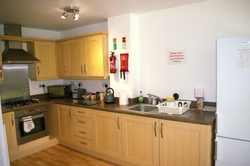 Ladysmith House - 4 Bedrooms - Full House
