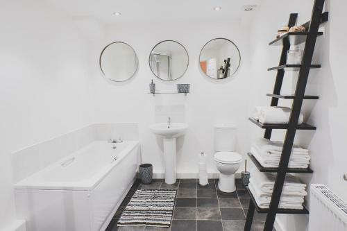 Discovery Suite ? Simple2let Serviced Apartments