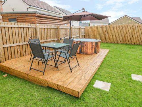 6 Whitecraigs Crescent