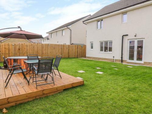 6 Whitecraigs Crescent