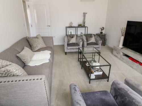 6 Whitecraigs Crescent
