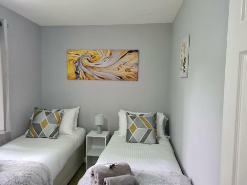 10 Valley View Lodge