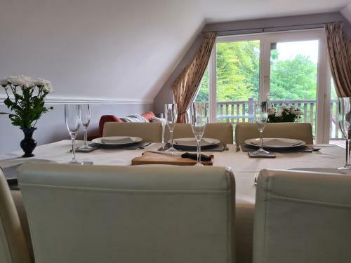 10 Valley View Lodge