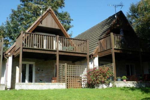 10 Valley View Lodge