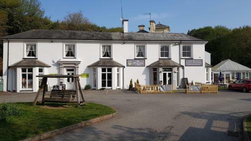 10 Valley View Lodge