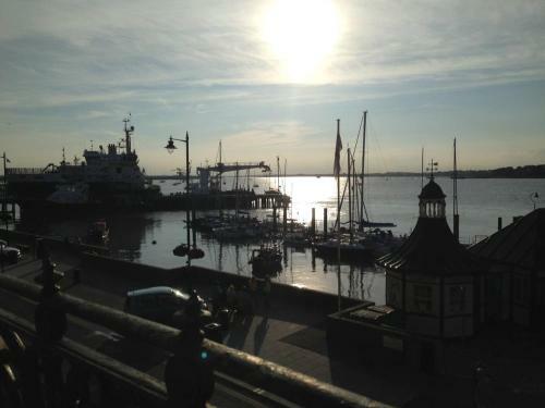 Lighthouse View 2 Bed Duplex Penthouse Apartment