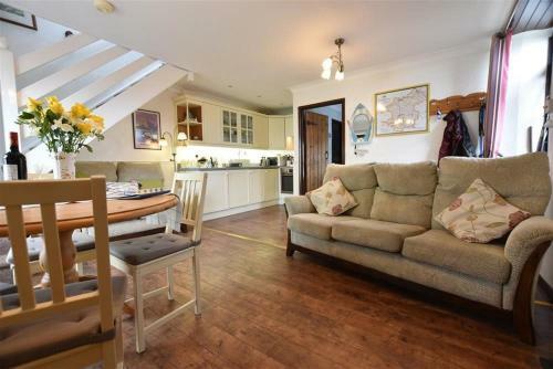 5 The Coach House