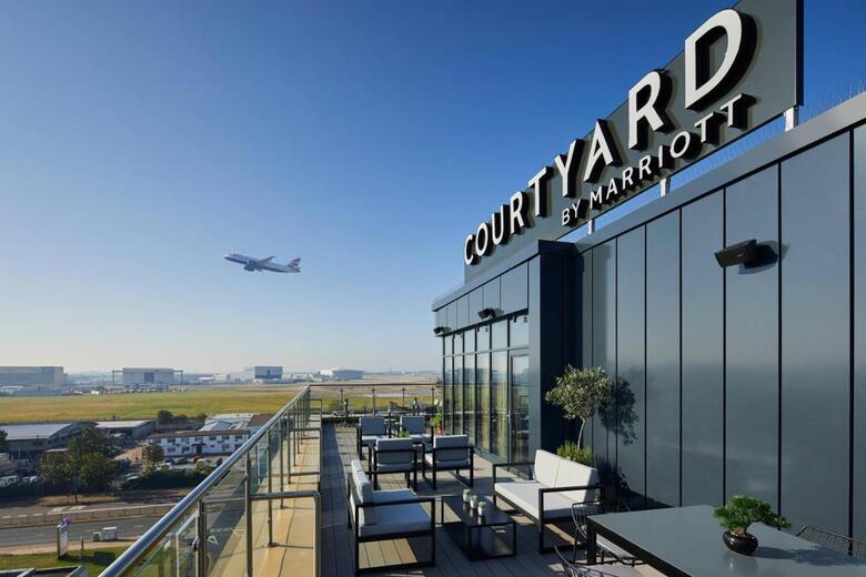 Hotel Courtyard By Marriott London Heathrow Airport
