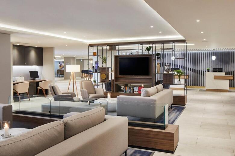 Hotel Courtyard By Marriott London Heathrow Airport
