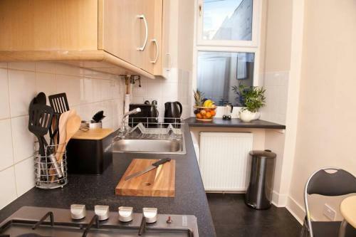 Snug - Logie Baird Apartment