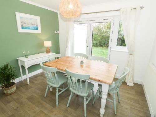 11 Capel Farm