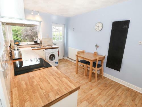 11 Capel Farm