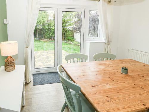 11 Capel Farm