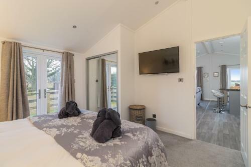 Lodge Wolds Away
