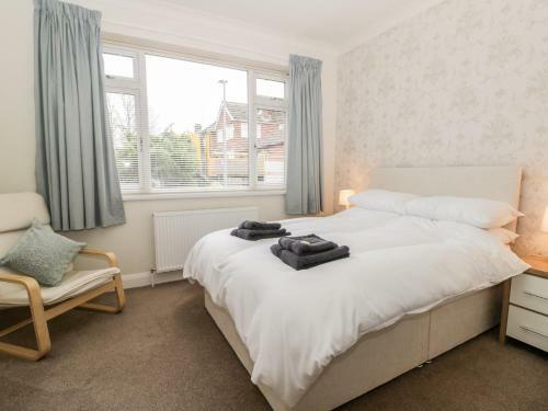 8 Mere View Avenue