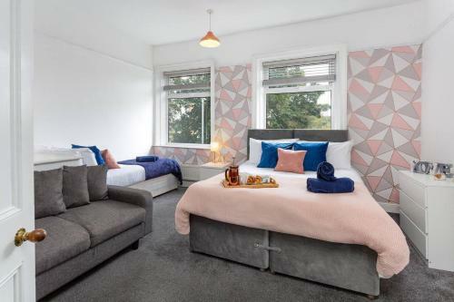 Charming 2-bed House In Huddersfield