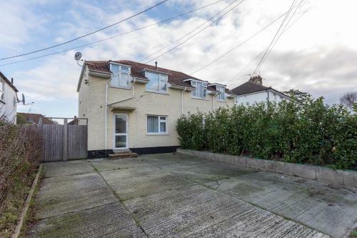 Ifield House Crawley/gatwick