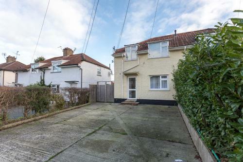 Ifield House Crawley/gatwick