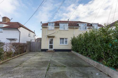 Ifield House Crawley/gatwick