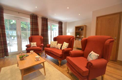 2 Ladymead Mews