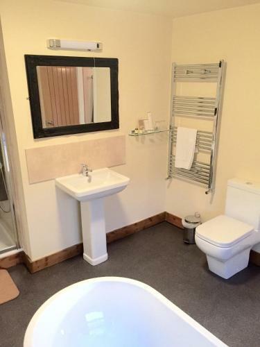 Hostal Bridge View Guest House