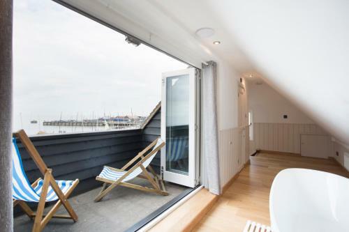 Hotel Boat House