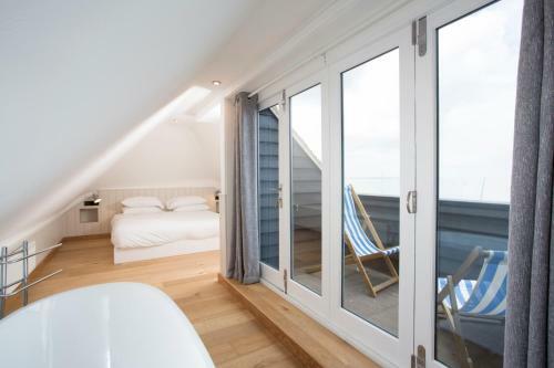 Hotel Boat House