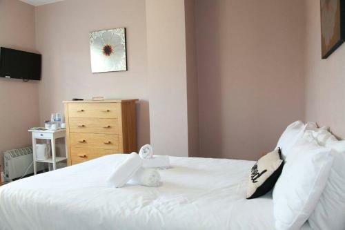 Hampton Court Hotel