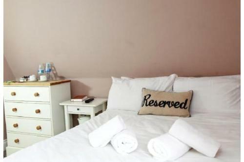Hampton Court Hotel
