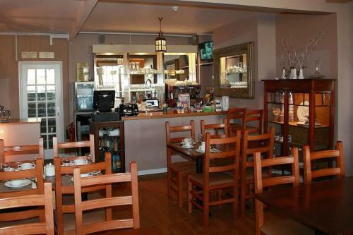 Hampton Court Hotel