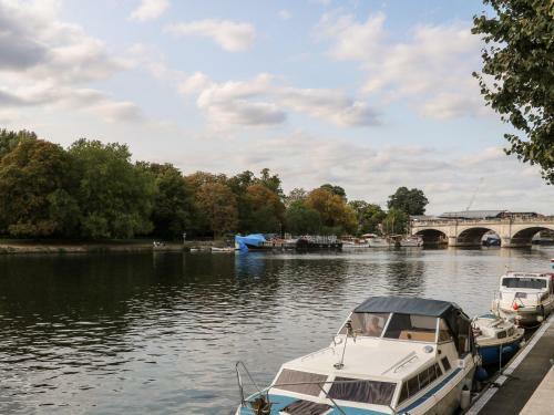 Apartamento River View - Kingston