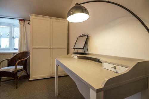 Station House - 2 Bedroom Holiday Home - Lamphey