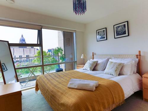 Live In Leeds Millenium Square Apartment