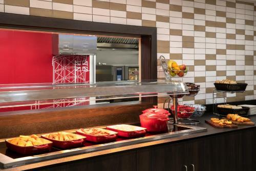 Hotel Ramada By Wyndham Leeds East