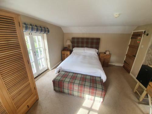 Posada Kings Head Low House