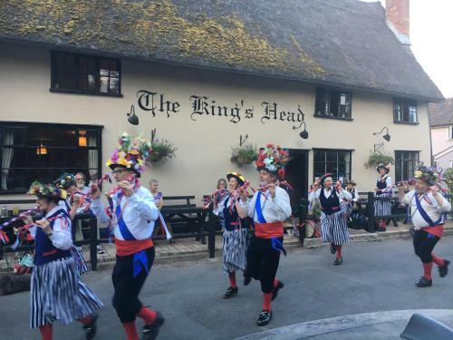 Posada Kings Head Low House