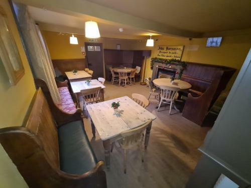 Posada Kings Head Low House