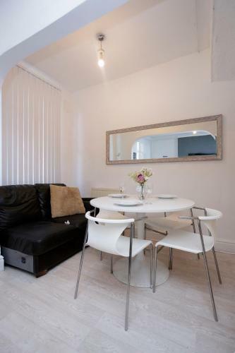St James Luxury Apartment