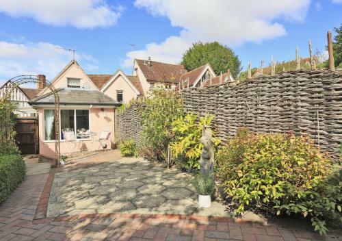 Lady Cottage