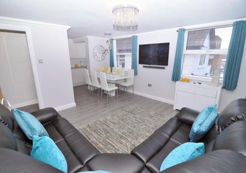 Twenty Three B - 3 Bedroomed Apartment