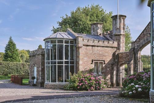 Victoria Lodge