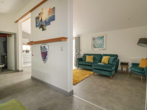 18 Meadow Retreat