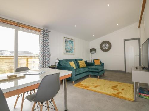 18 Meadow Retreat