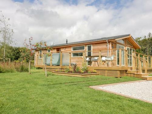 7 Meadow Retreat