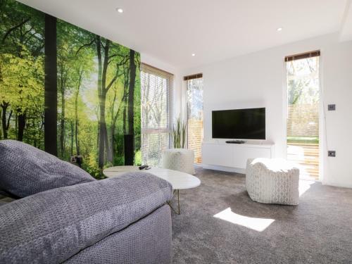 24 Meadow Retreat