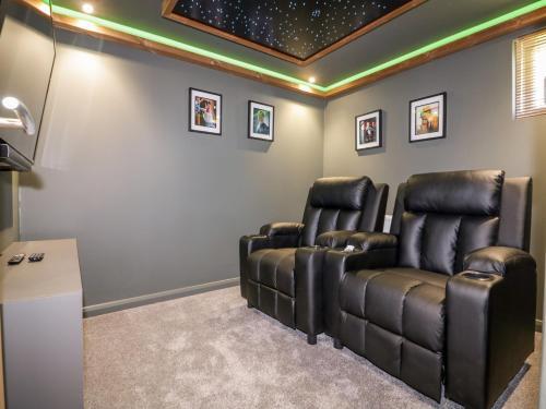 24 Meadow Retreat