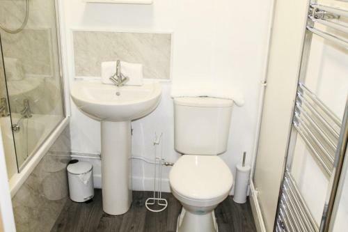 Two Bedroom Liverpool Apartment By Top House